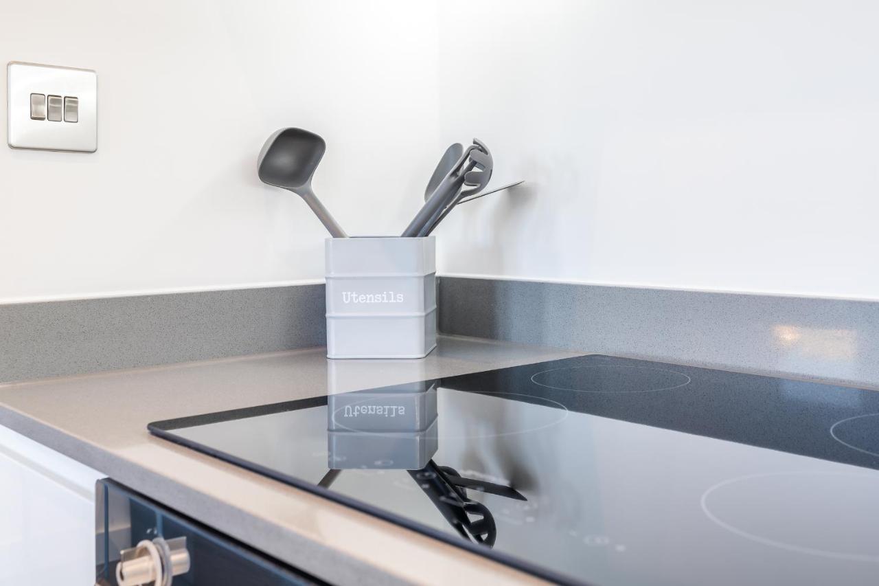 St Albans 2 Bed Luxury City Apartment, 5 Mins Walk To Train & Allocated Parking Zewnętrze zdjęcie