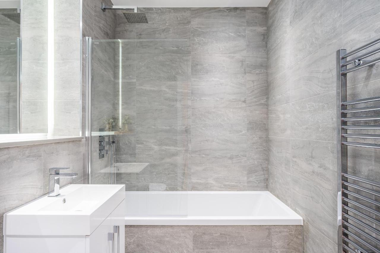 St Albans 2 Bed Luxury City Apartment, 5 Mins Walk To Train & Allocated Parking Zewnętrze zdjęcie