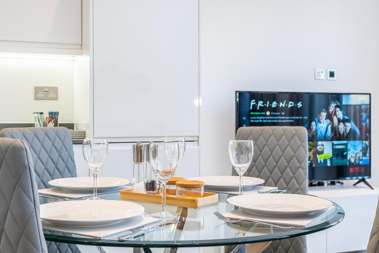 St Albans 2 Bed Luxury City Apartment, 5 Mins Walk To Train & Allocated Parking Zewnętrze zdjęcie