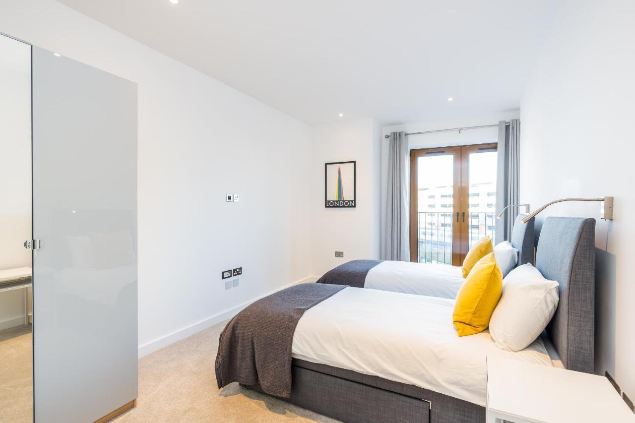 St Albans 2 Bed Luxury City Apartment, 5 Mins Walk To Train & Allocated Parking Zewnętrze zdjęcie