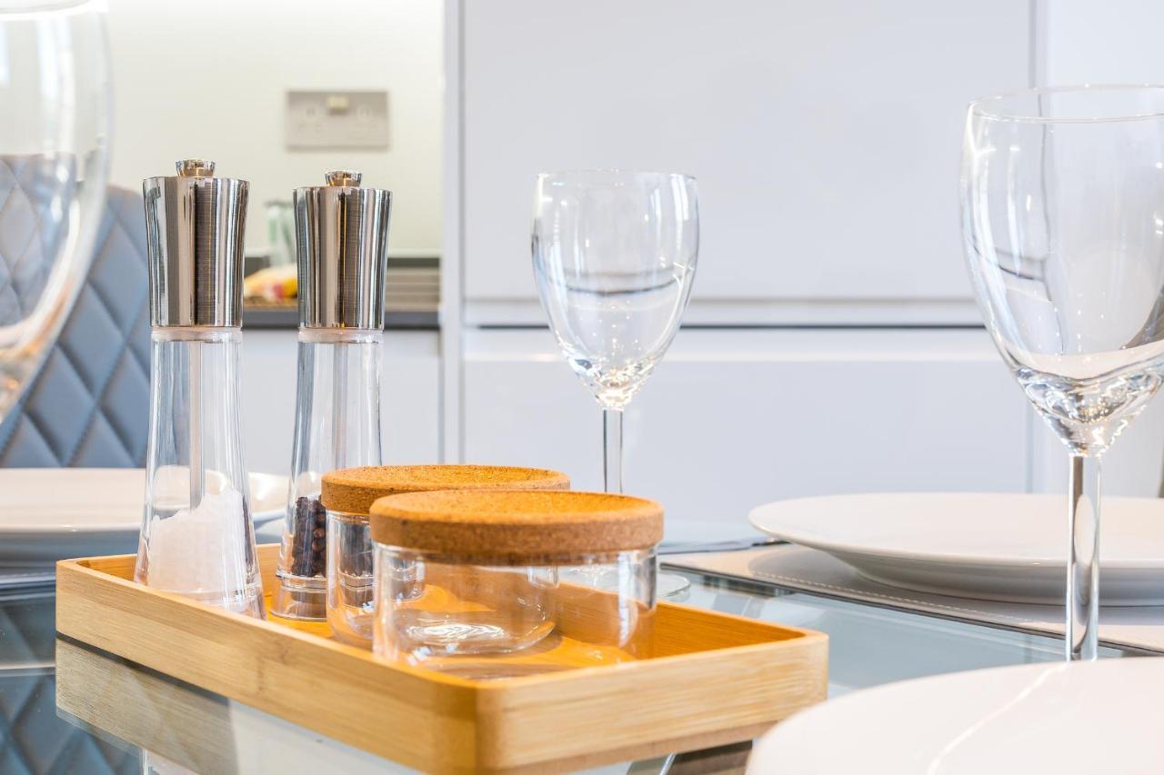 St Albans 2 Bed Luxury City Apartment, 5 Mins Walk To Train & Allocated Parking Zewnętrze zdjęcie