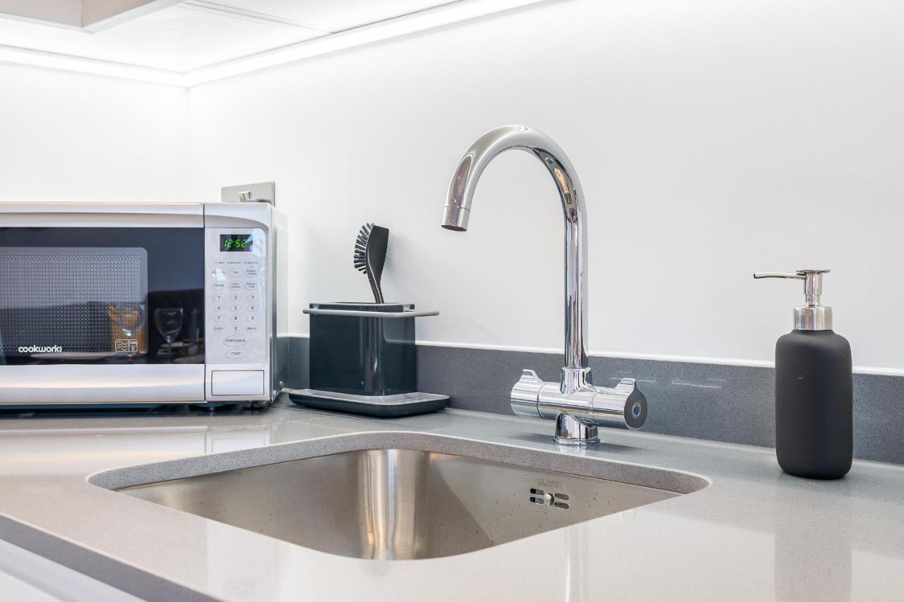 St Albans 2 Bed Luxury City Apartment, 5 Mins Walk To Train & Allocated Parking Zewnętrze zdjęcie