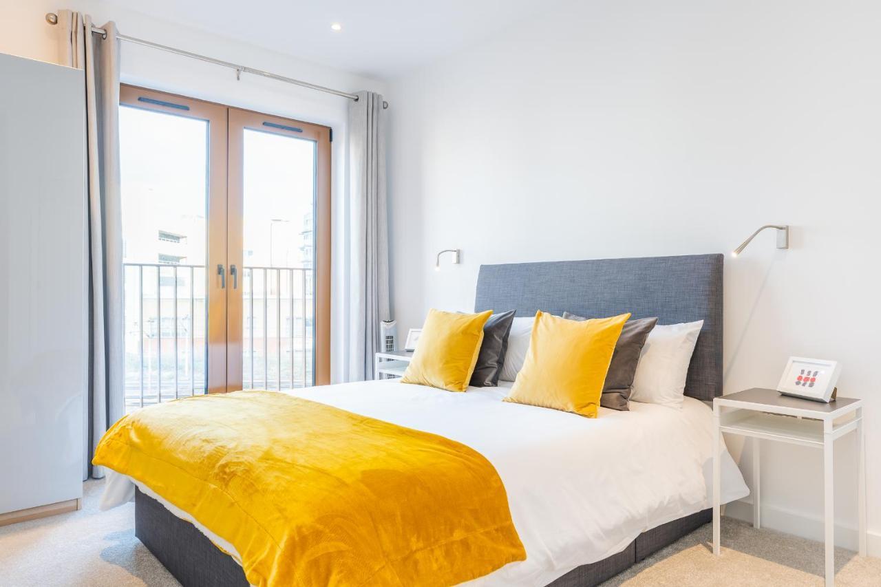 St Albans 2 Bed Luxury City Apartment, 5 Mins Walk To Train & Allocated Parking Zewnętrze zdjęcie