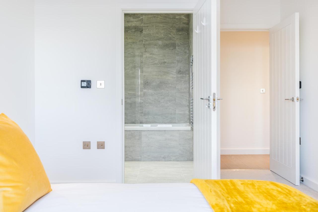 St Albans 2 Bed Luxury City Apartment, 5 Mins Walk To Train & Allocated Parking Zewnętrze zdjęcie