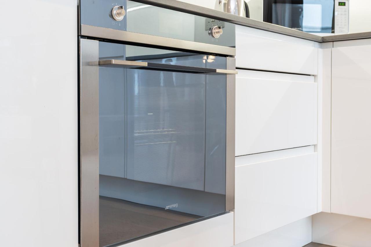 St Albans 2 Bed Luxury City Apartment, 5 Mins Walk To Train & Allocated Parking Zewnętrze zdjęcie